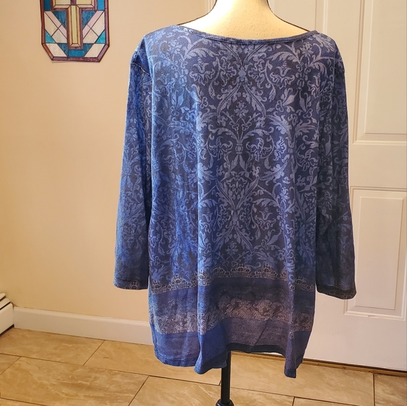 Avenue Blue Top with Small Rhinestones .Size 26/28 - Picture 4 of 9